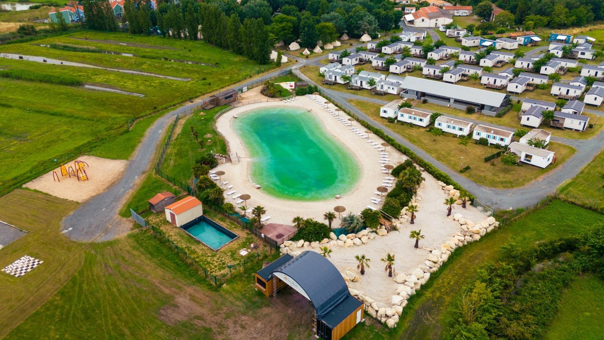 Kampaoh La Rochelle Hotel ชาแตเลยง-ปลาจ ภายนอก รูปภาพ