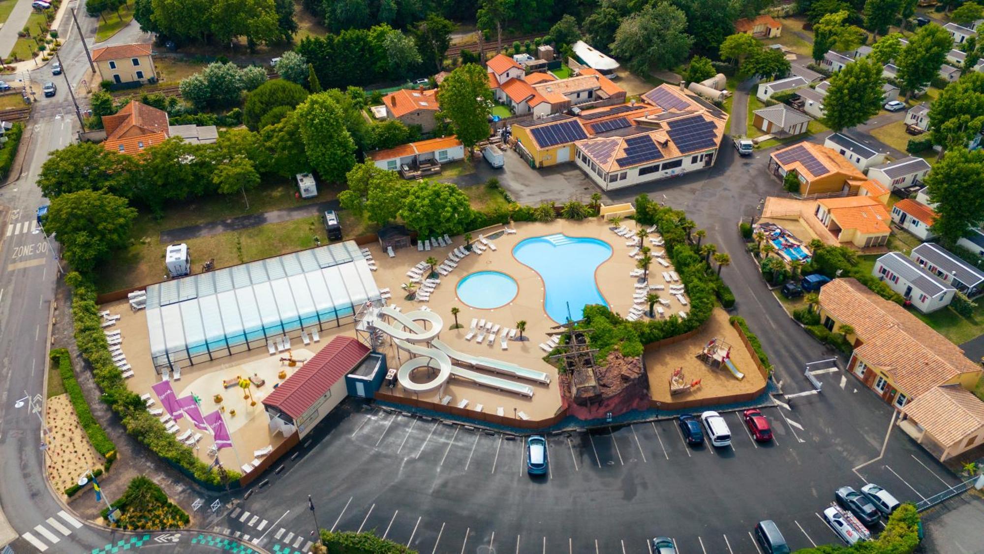 Kampaoh La Rochelle Hotel ชาแตเลยง-ปลาจ ภายนอก รูปภาพ